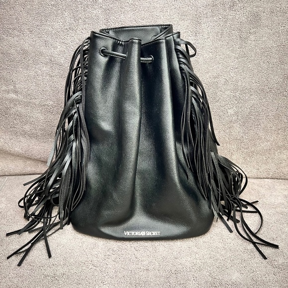 Victoria’s Secret Faux Pebbled Leather Fringe Bucket Cinch Backpack Purse Biker - Picture 1 of 15